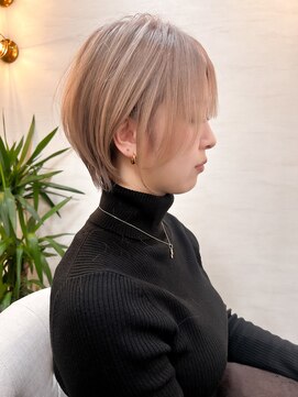 シシ 大宮(She 2.) ブリーチ/ハイライト/丸みショートボブ/白髪染め/大宮