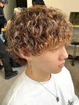 ダブルカラースパイラルパーマツイストパーマフェード短髪