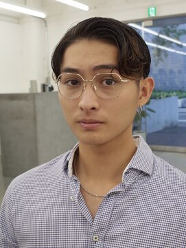 ヒュー 広島(HEW) 松田翔太風/短髪黒髪/ツーブロック/刈り上げ/センターパート