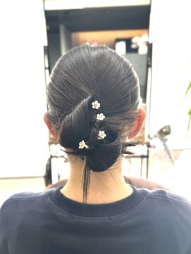 コティ(Kotii) 上品にまとまるタイトアレンジヘア