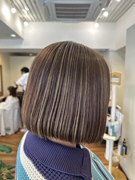 切りっぱなしハイライトボブ