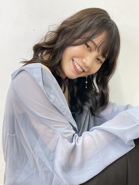カノイ 銀座中央通り(KANOI) 上品さと可愛さと色気のあるヘア 顔まわりのゆるレイヤー
