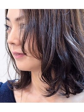 ハグ ニシコヤマ アトリエ(hug nishikoyama atelier) 大人かわいいかきあげボブフェザーバングネビージュ美髪