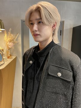 アン(Un) 【メンズライク】【韓国カラー】【韓国ヘア】 【テテヘアー】