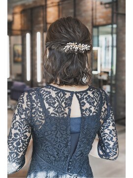 ベイショア(Bay Shore NY) お呼ばれヘアアレンジハーフアップ編み込み結婚式参列ヘア