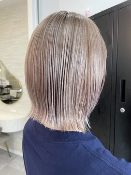 ラビス クローバー(Lovis clover) グレージュ