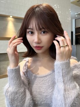 アイヴィ 表参道(IVY) フェイスレイヤー愛されくびれヘア【肥田亜沙美】