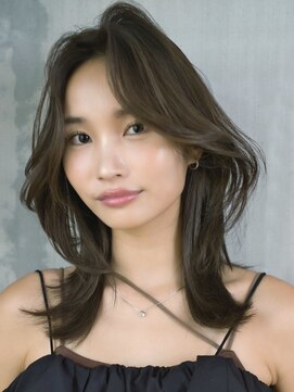 ロンプ(romp) レイヤーカット/モテ髪/くびれカット/艶カラー/前髪似合わせ