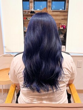 アパートメントヘアー ネイビーカラー