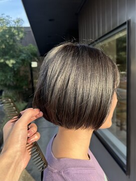 シン フルリール(Shin fleurir) 丸みボブ