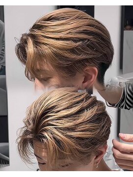 ステラ(STELLA) メンズ/バレイヤージュ/センターパート/ブリーチ＆ダブルカラー