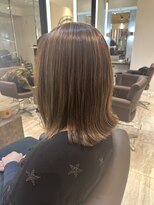 ルッカヘアガーデン 鶴ヶ島店&nbsp;白髪ぼかしハイライト×切りっぱなし