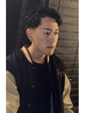 ケーエムシーセントラルルーツ(KMC Central Roots) フェード＆カット＆メンズパーマ