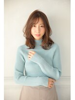 フミ 本店(Fumi)&nbsp;柔らかブラウンのくびれミディアムヘア