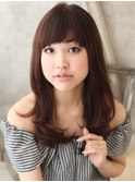 大人かわいいセミロング内巻きスタイル