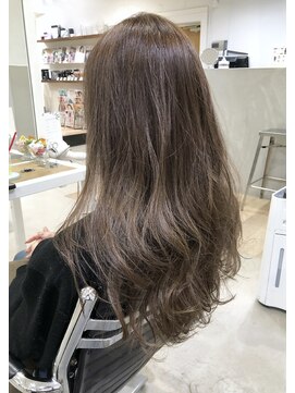 オウル(Owll) 【Owll】ロングレイヤー動きのある透明感カラー