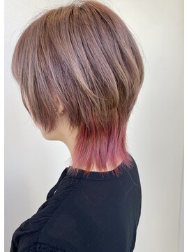 ステア ケース(stair case) 【大人かわいい ツヤ髪】ウルフ ショート グラデーションカラー