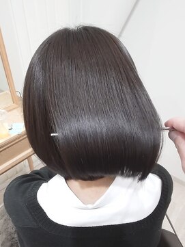 アールオー(Ro) 黒髪から出来る無彩色カラー