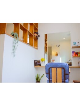 1席のみで完全に自分だけの空間♪男性でも女性でも入りやすい雰囲気と空間をご用意しております