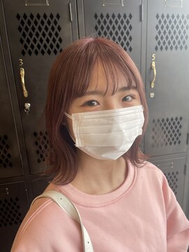 アチーブリス(achieve Liss) 大人可愛いピンクベージュ小顔フェイスレイヤーゆるふわボブ