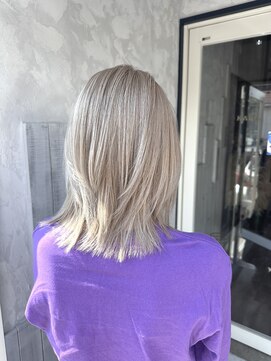 カカフロントオブザミラー(KaKa front of the mirror) ホワイトベージュ