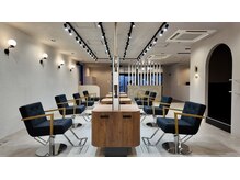 アグ ヘアー リーズン 八戸類家店(Agu hair Reason)