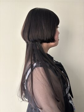 丸みボブとロングのクラゲヘア