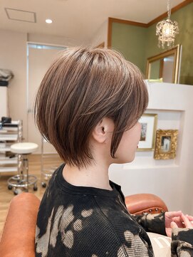 リタ(Lita) 30代40代50代 朝ラク小顔ミニーショート