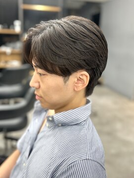 オーバルバイアピッシュ(OVARL by apish) フェザーパーマカルマパーマ毛流れセンターパートメンズパーマ