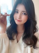 アフロート ディル(AFLOAT D'L)&nbsp;センターパート　ヨシンモリ　ロングレイヤー  抜け感ヘア