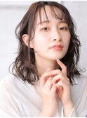 大人可愛い小顔美髪ツヤ髪ミディアムレイヤー薄めバングA8