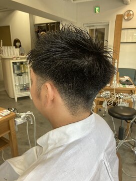 フツーロ 栄(FUTURO) スパイキーショート