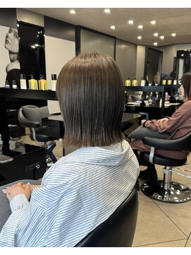 ハルキ ミナト ジャパン オオサカ(HARUKI MINATO japan OSAKA) 外ハネボブ 20代30代40代ヘア 小顔 大阪ボブ 梅田