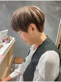 脱白髪染め ハイライト ショート