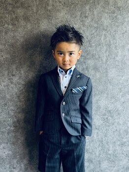 親子で通える本格バーバー◇アニメの動画視聴しながら施術OK◎キッズカットクーポンもご用意♪【明石】