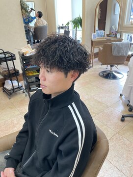 メルク(merc) ダークアッシュ/アッシュブラック/カルマパーマ/ベリーショート