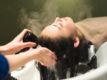 リエル(LIERU)の写真/普段のシャンプーでは落としきれない蓄積汚れを徹底洗浄☆綺麗な髪は綺麗な頭皮から♪[池袋]