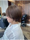 白髪ぼかしハイライト×ショートボブ