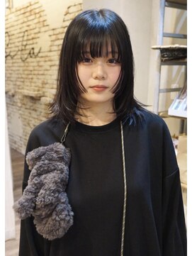 クイン(qin) ステップカット×顔周りレイヤー