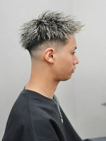 スラッシュ(SLASH)&nbsp;ツイストパーマ/短髪/ホワイトメッシュ/フェード/メンズ/姫路