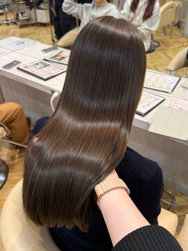 ロンド フィーユ(Lond fille) オリーブグレー/韓国風巻き/レイヤーカット/髪質改善/縮毛矯正