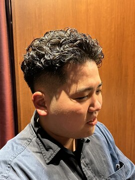 ヘアモードキクチ 日本橋室町店 日本橋室町 日本橋 オールバックパーマ フェードカット