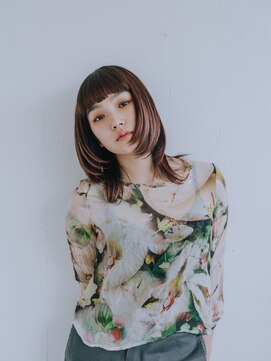 リノ 金山(Rino) デザインカラー/レイヤーカット/ウェットヘア/オリーブベージュ