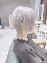デイズ(days)&nbsp;ホワイトシルバーハイトーンウルフ