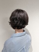 ピリ(pili)&nbsp;くせを活かすショートボブ×グレージュブラウン