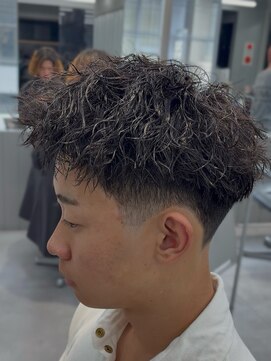 アクロ 中町店(ACRO) 広島/スパイキーショート/ピンパーマ/フェード