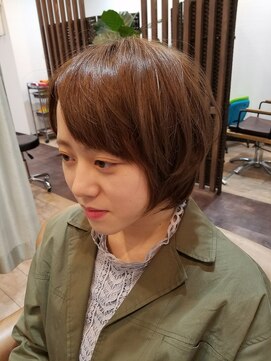 ヘアースペースシャルム (HAIR SPACE Charme) 【Charme】 やわらかアッシュ × ふんわりショート