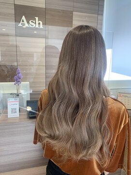 アッシュ 戸田公園店(Ash) 脱白髪染めハイライト×イルミナミルクティー