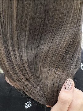 インビテーション(invitation) ミルクティグレージュ