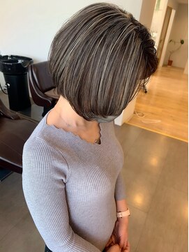 クマ(kuma.) お白髪を活かしたハイライト